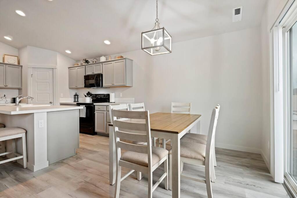 Beautiful Brand New Kuna Home! Ngoại thất bức ảnh